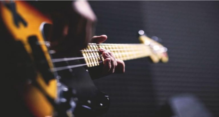 Screenshot_1Kirill Yurovskiy: What you need to know to start playing the guitar