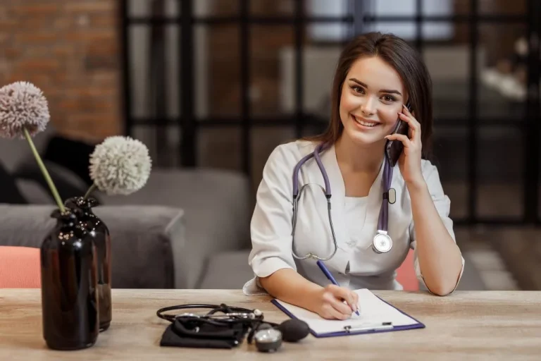 receptionist-1024x683